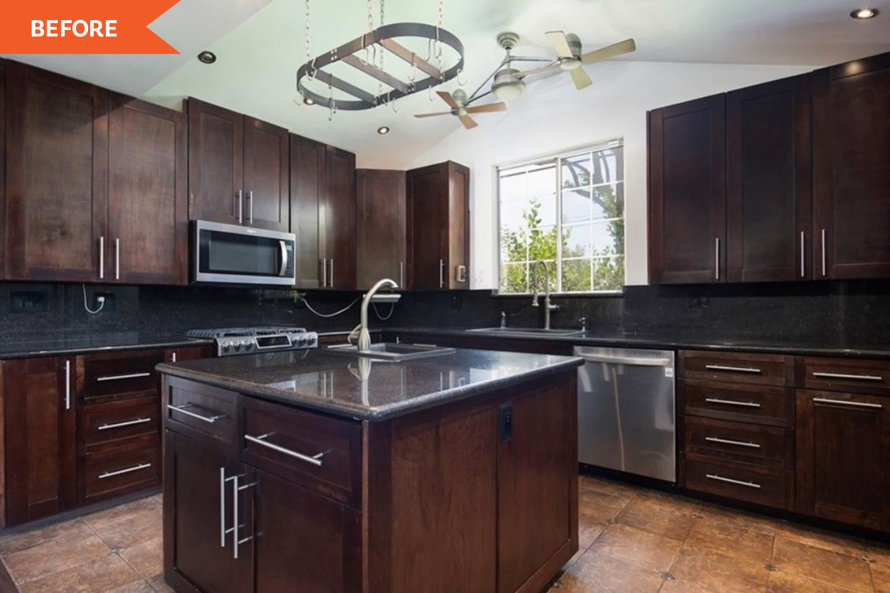 Before & After A "CaveLike" Kitchen and Dining Room Receives a Major